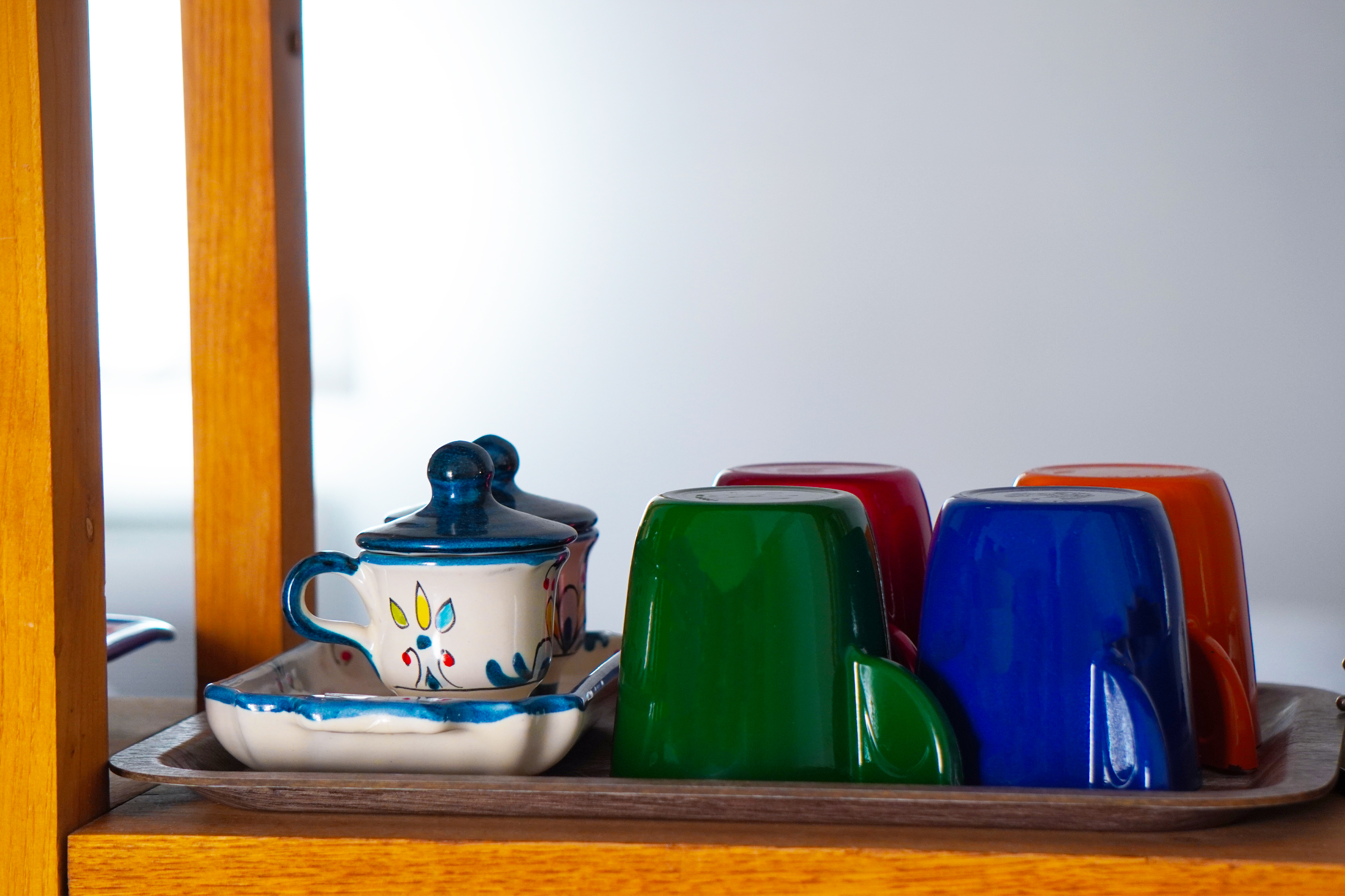 Le tazze colorate per la colazione